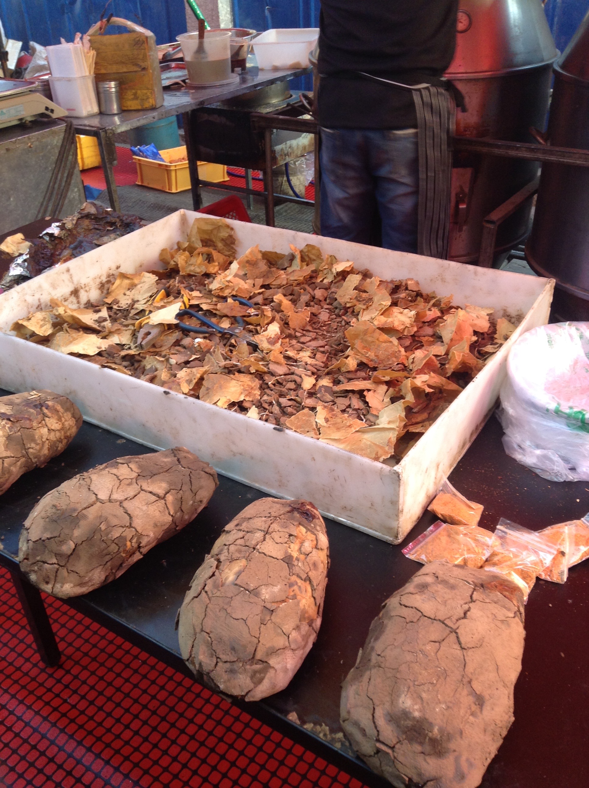 WalkingThroughTheMarket.Jordan Reed.6