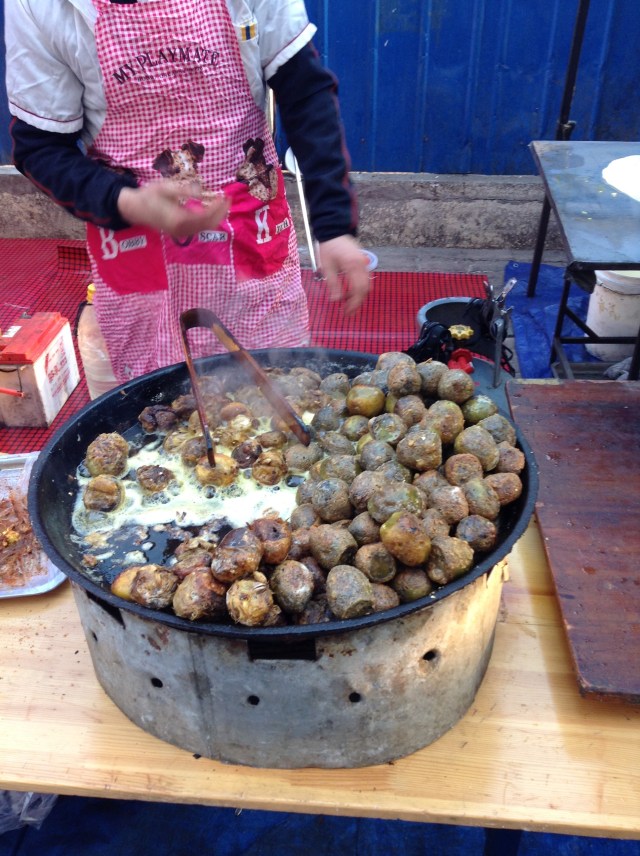 WalkingThroughTheMarket.Jordan Reed.7